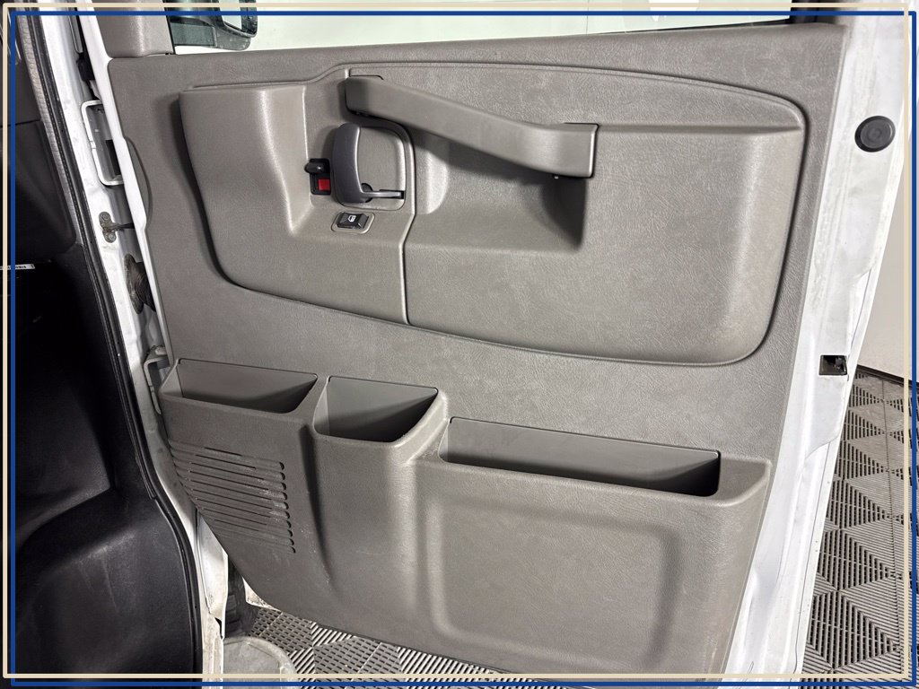 Used 2020 GMC Savana 2500 w/ Driver Convenience Package RWD image 33