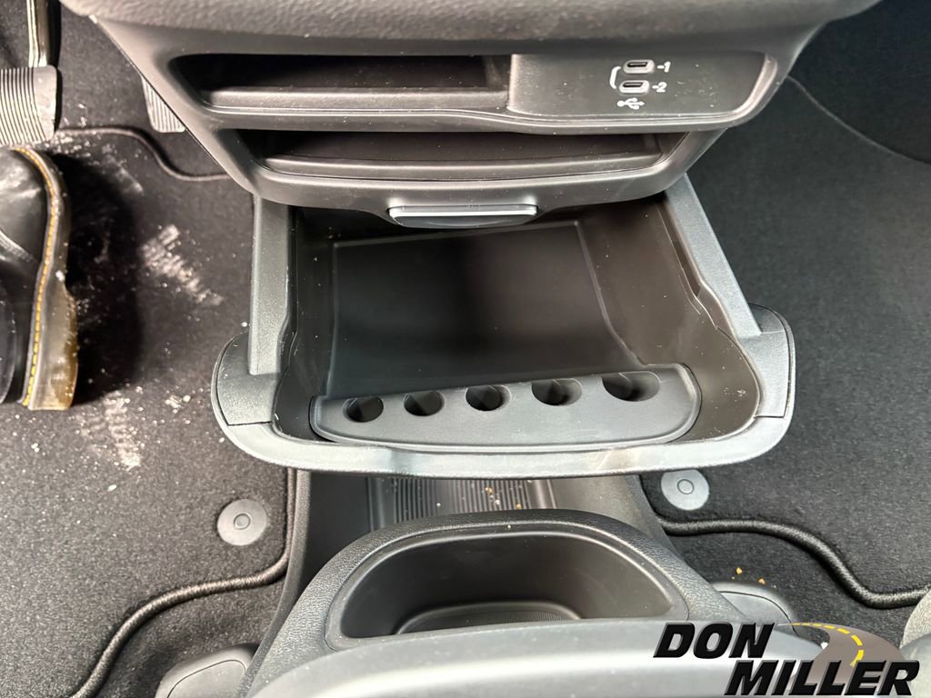 New 2026 Chrysler Pacifica Select w/ S Appearance Package image 21