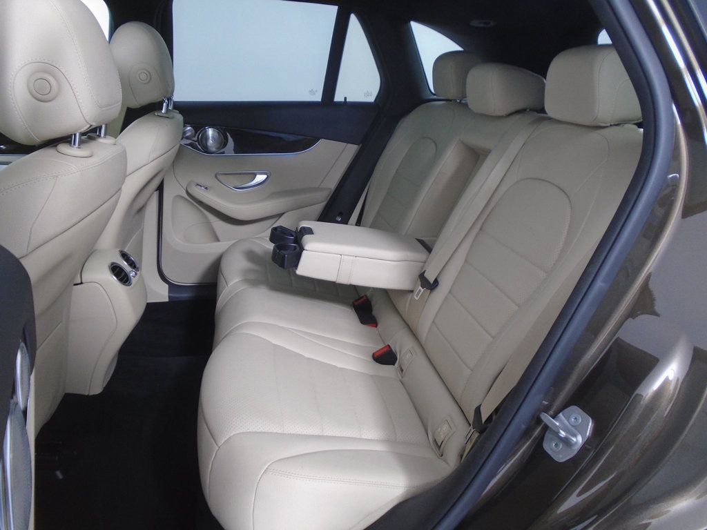 Used 2017 Mercedes-Benz GLC 300 4MATIC image 33