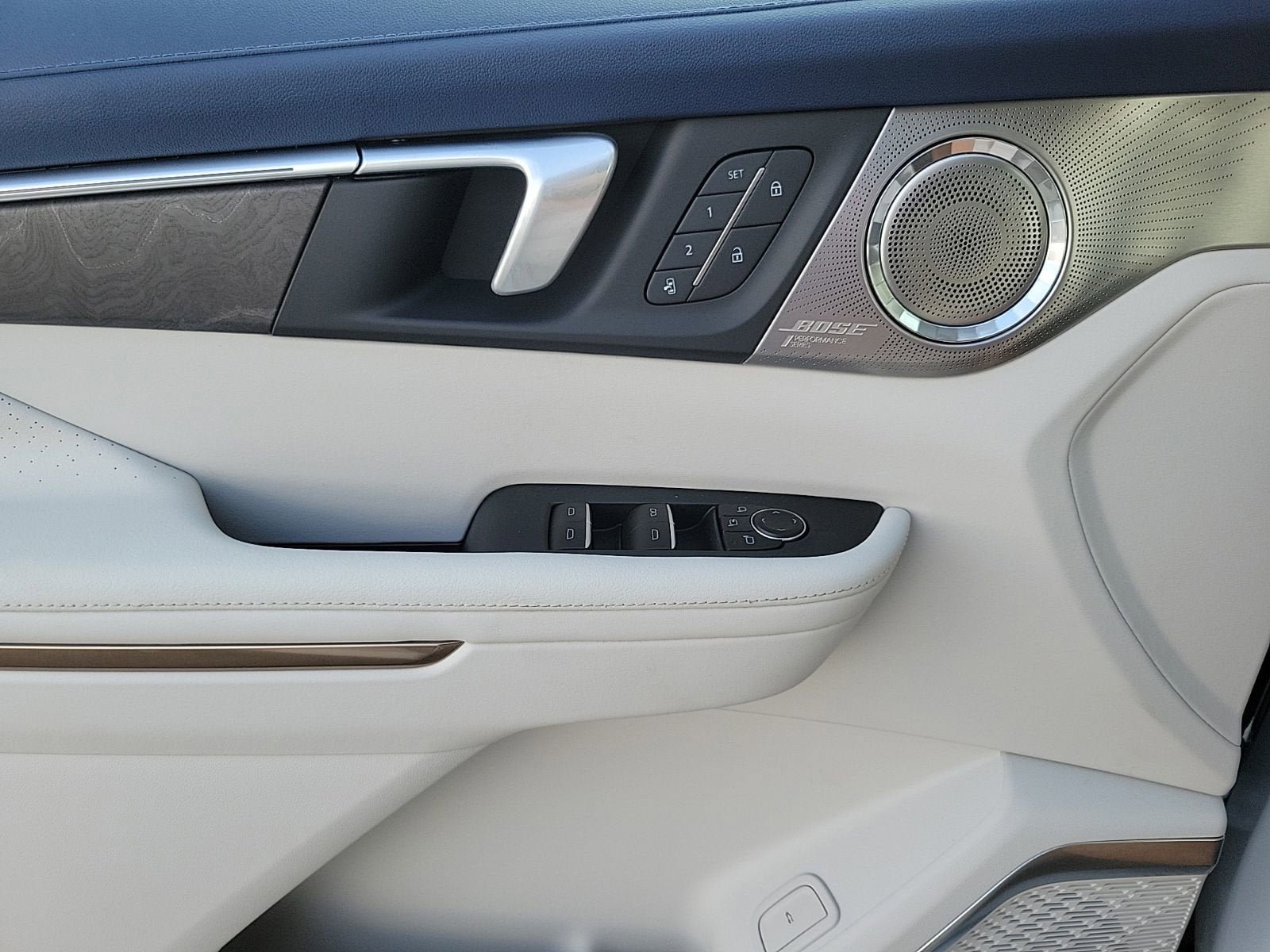 New 2026 Buick Enclave Avenir w/ Super Cruise Package FWD image 15