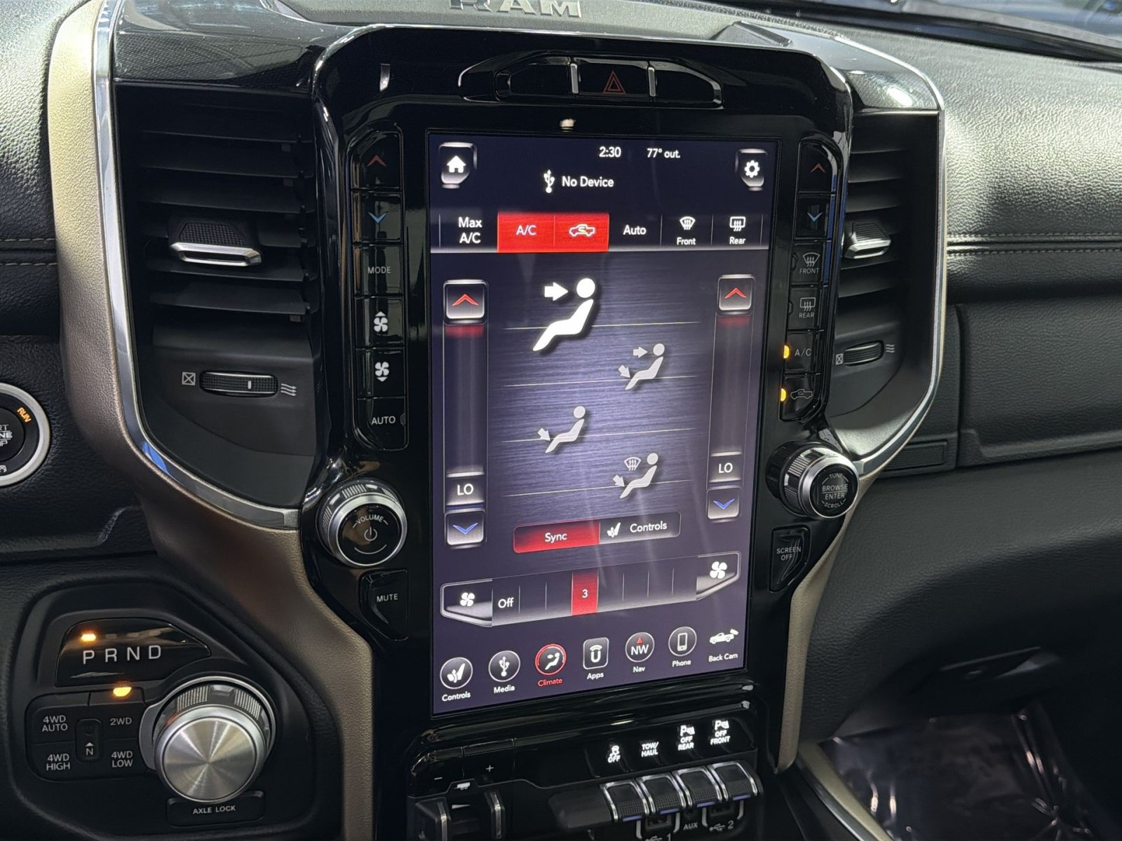 Used 2019 RAM 1500 Laramie AWD/4WD image 22