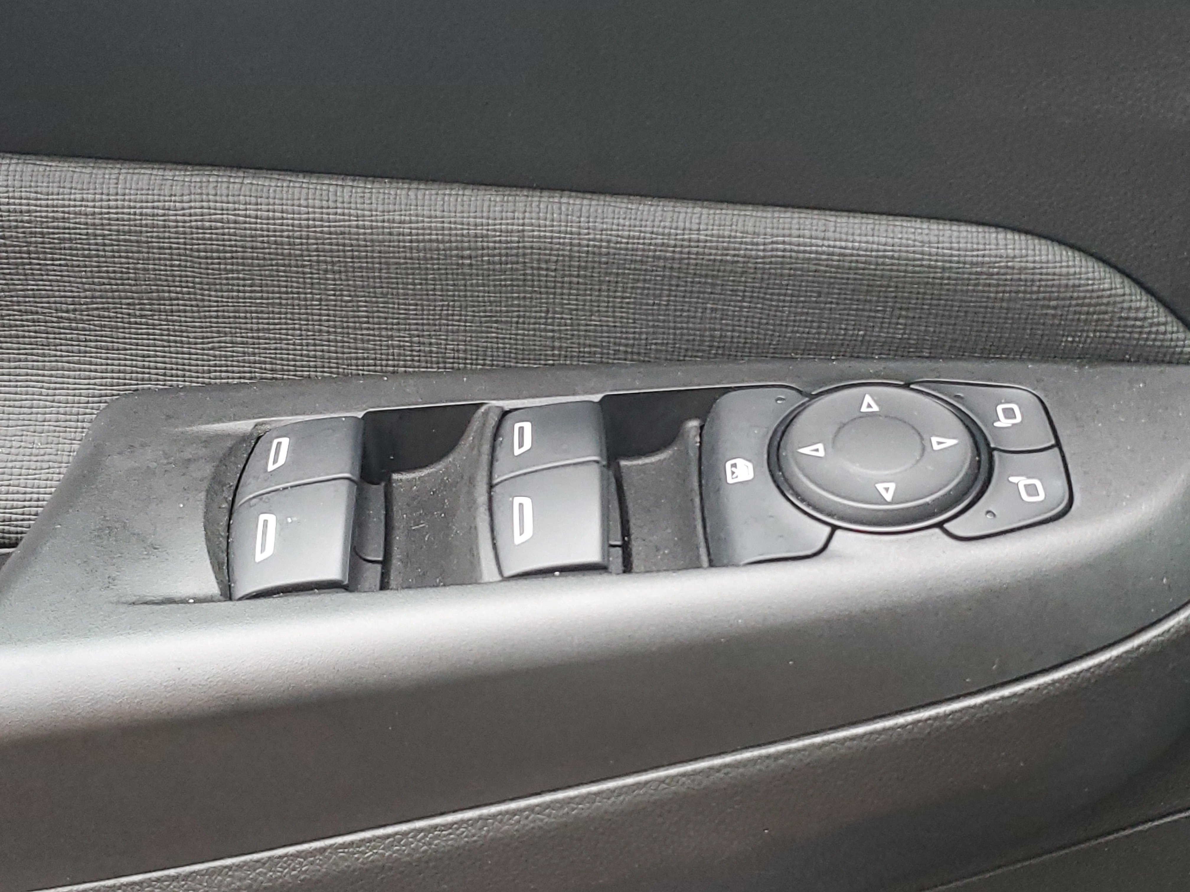 Used 2024 Buick Envista Preferred w/ Advanced Safety Package image 24