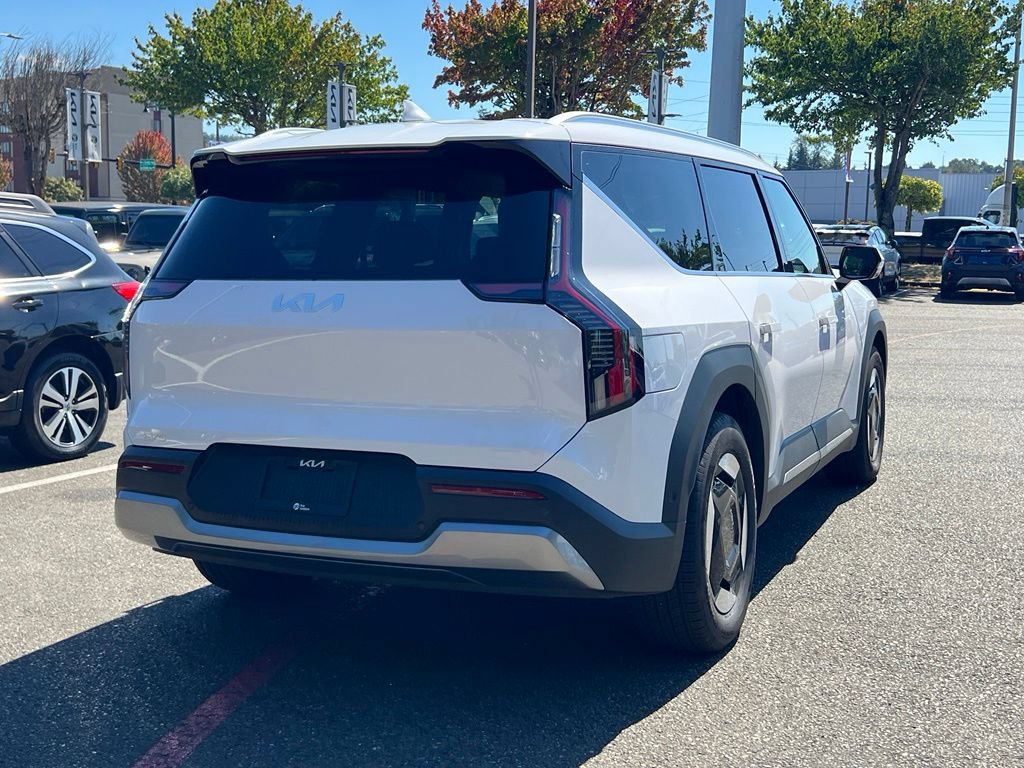 Certified 2026 Kia EV9 Wind AWD/4WD image 9