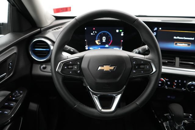 Used 2024 Chevrolet Trax LT w/ LT Convenience Package FWD image 16