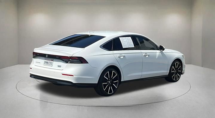 Used 2025 Honda Accord Touring image 6