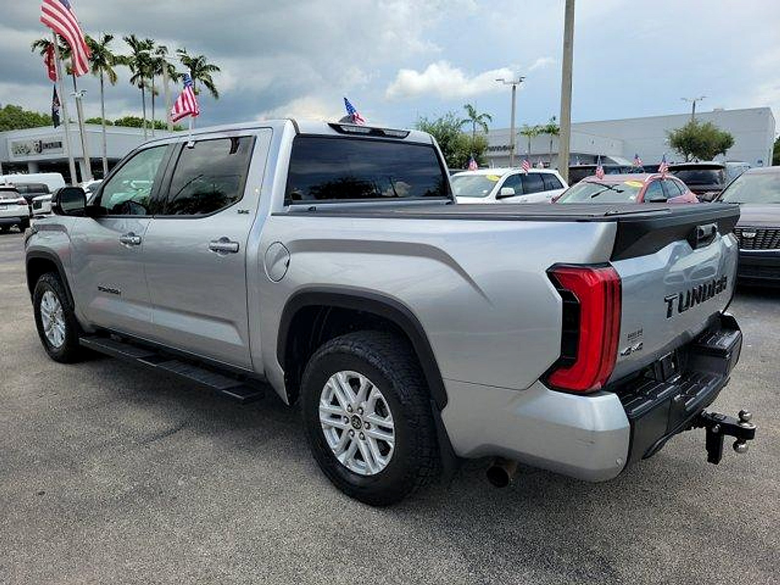 Used 2022 Toyota Tundra SR5 w/ SR5 Premium Package AWD/4WD image 5