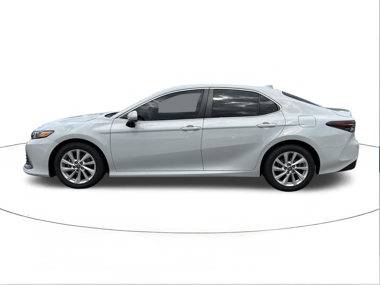 Used 2024 Toyota Camry LE FWD image 6