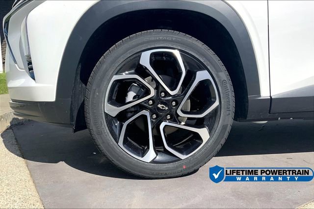 New 2025 Chevrolet Trax RS w/ Sunroof Package FWD image 13