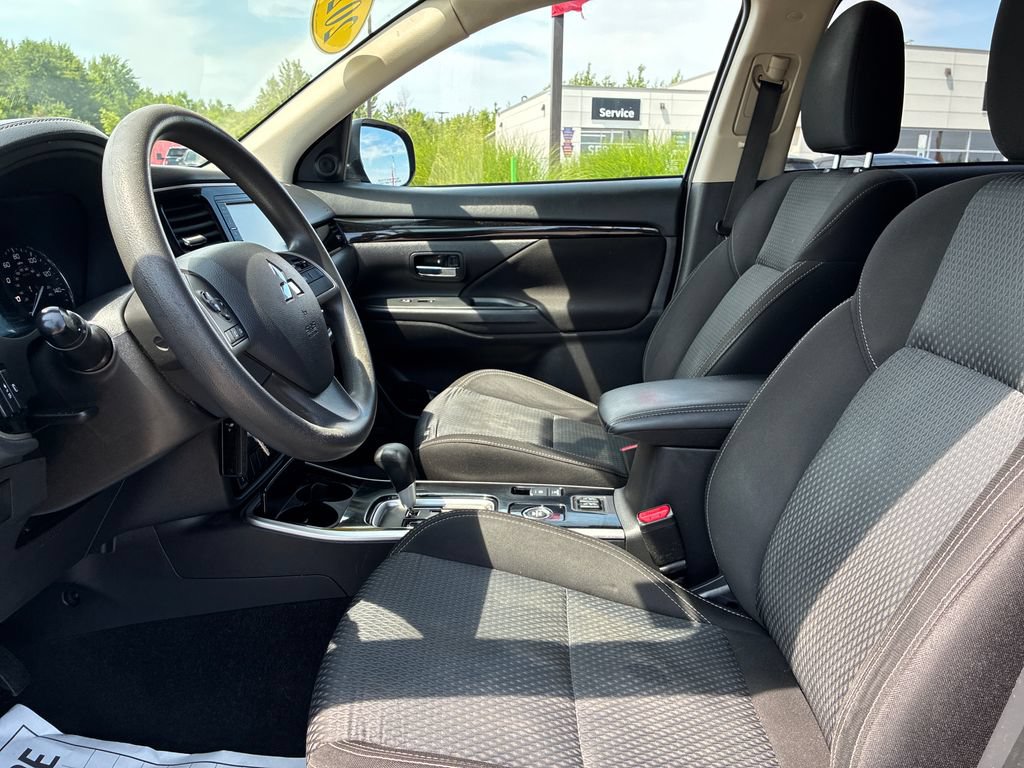 Used 2020 Mitsubishi Outlander ES AWD/4WD image 11