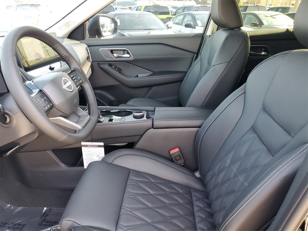 New 2026 Nissan Rogue Platinum image 8