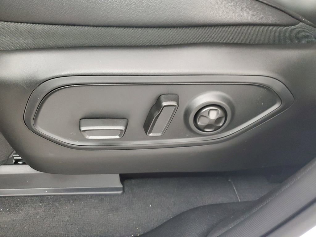 New 2025 Jeep Grand Cherokee Limited w/ Black Appearance Package image 29