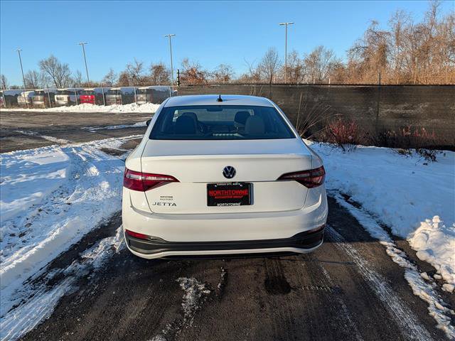 Certified 2023 Volkswagen Jetta Sport image 4