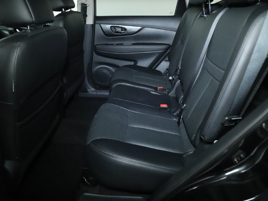 Used 2016 Nissan Rogue SL w/ SL Premium Package image 14