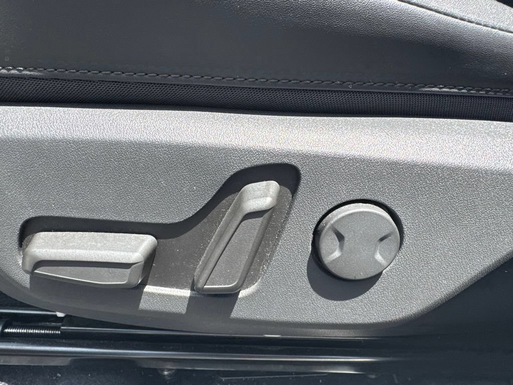 Used 2024 Kia Niro Wave w/ Wave Preserve Package FWD image 16