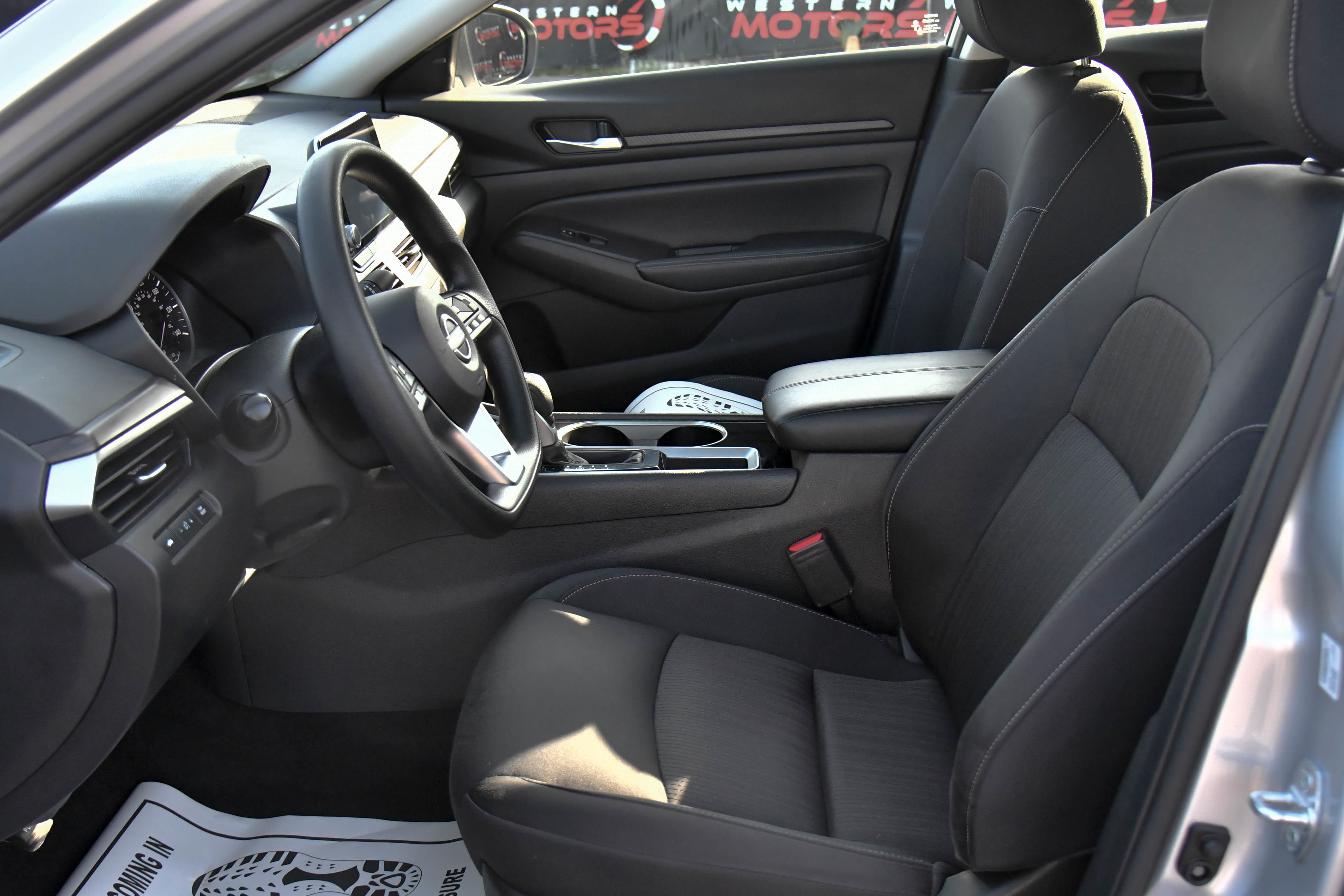 Used 2024 Nissan Altima 2.5 SV image 17