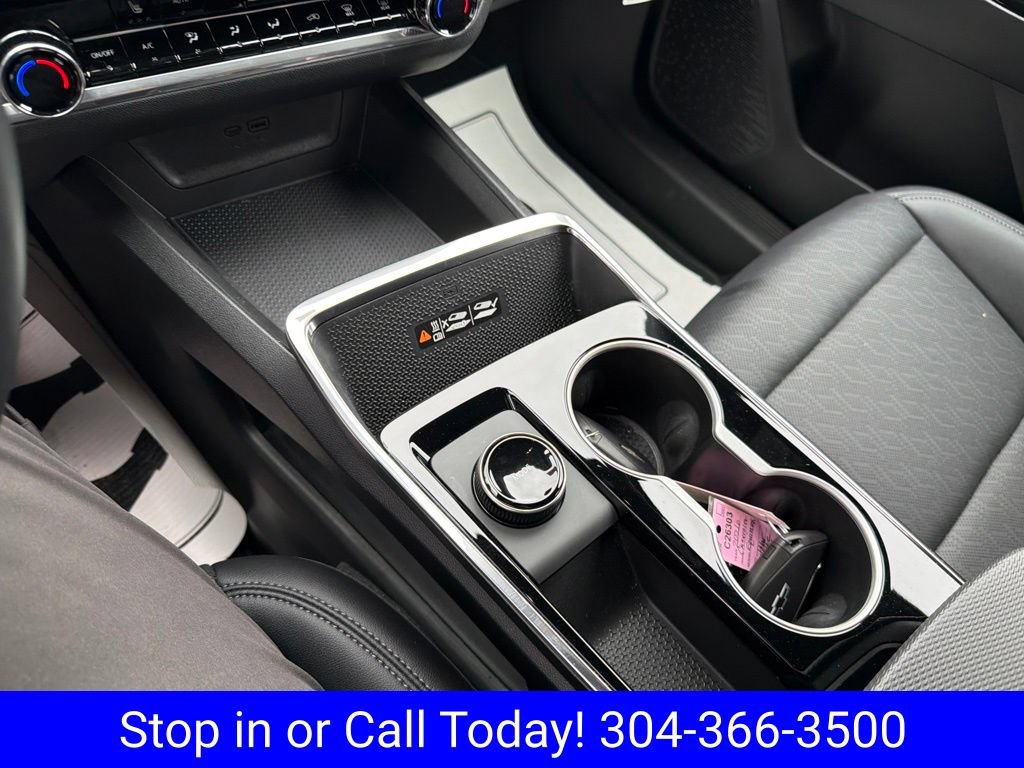 New 2026 Chevrolet Equinox LT w/ Convenience Package II FWD image 20