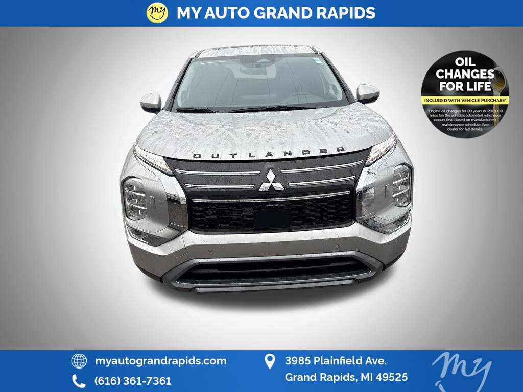 Used 2026 Mitsubishi Outlander SE AWD/4WD image 2
