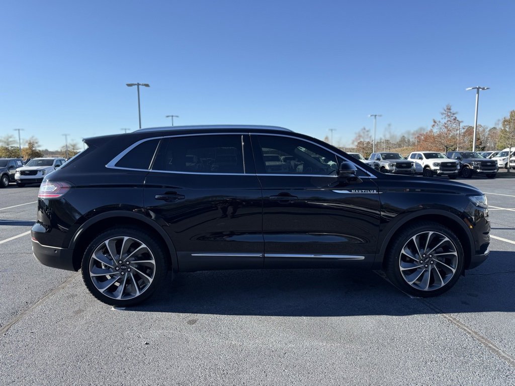 Used 2021 Lincoln Nautilus Reserve w/ Equipment Group 201A image 9