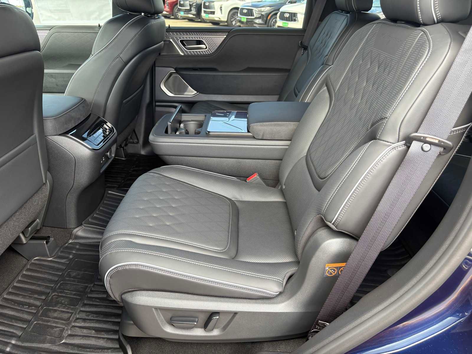 New 2025 INFINITI QX80 Autograph image 11