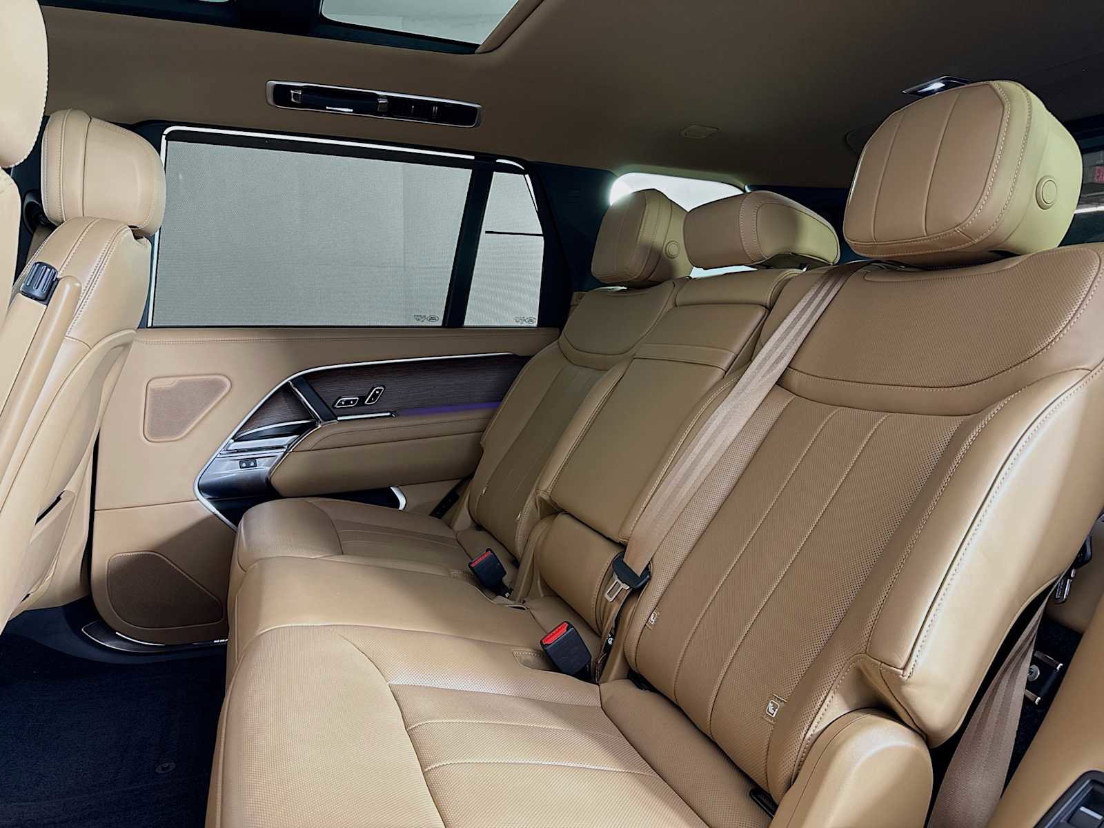 Certified 2025 Land Rover Range Rover Long Wheelbase SE image 33
