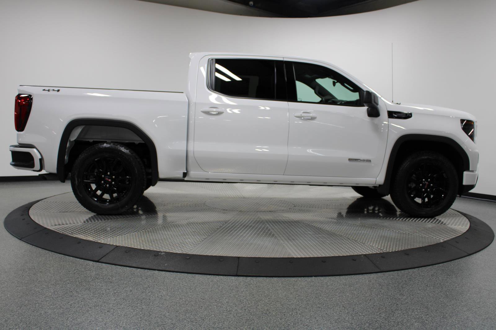 New 2025 GMC Sierra 1500 Elevation image 18