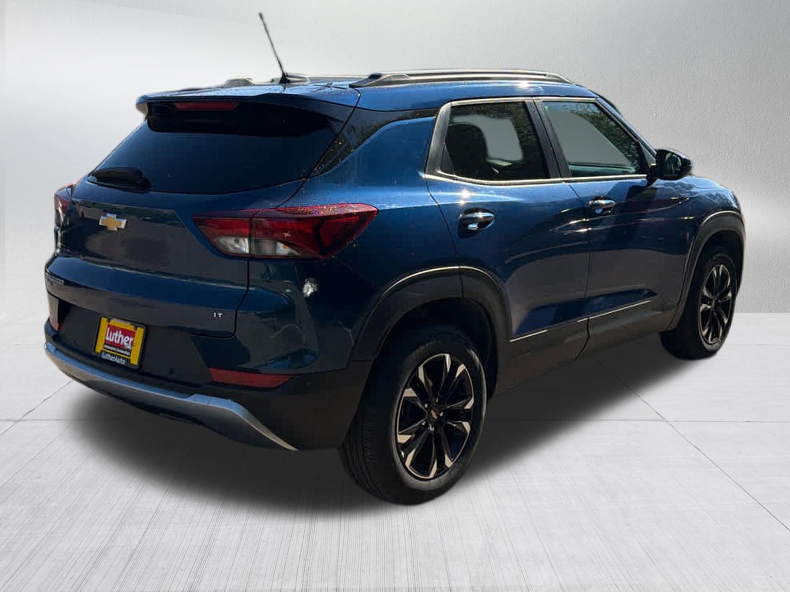 Used 2021 Chevrolet TrailBlazer LT w/ Convenience Package AWD/4WD image 2