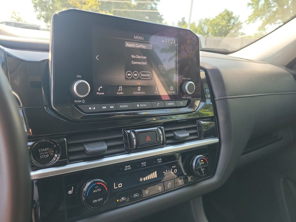 Used 2025 Nissan Pathfinder SV FWD image 30
