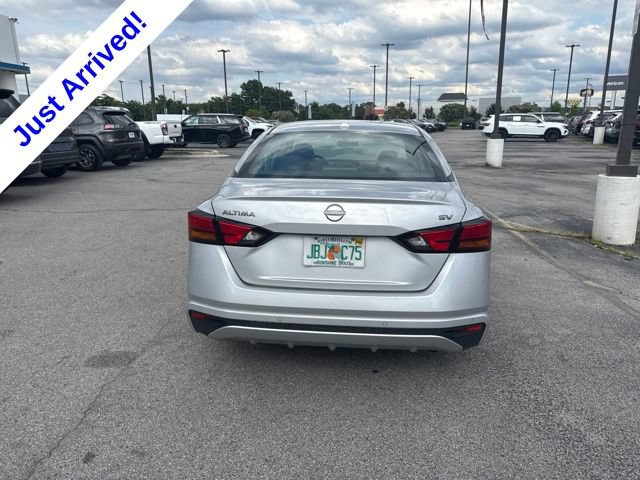 Used 2024 Nissan Altima 2.5 SV FWD image 4