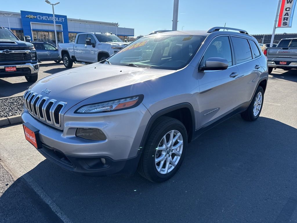 Used 2018 Jeep Cherokee Latitude Plus w/ Cold Weather Group image 3