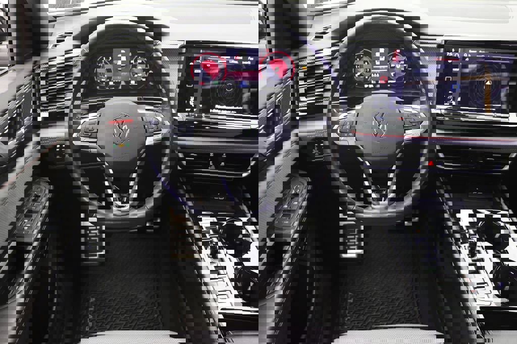 Used 2024 Volkswagen Atlas Cross Sport SEL R-Line image 14