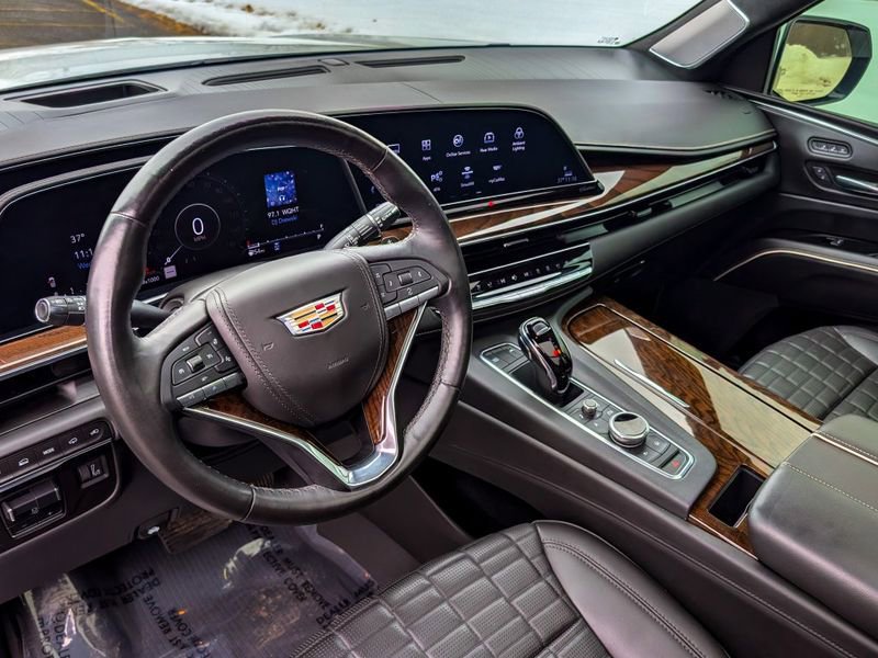 Used 2022 Cadillac Escalade ESV Sport Platinum w/ LPO, ONYX Package image 18