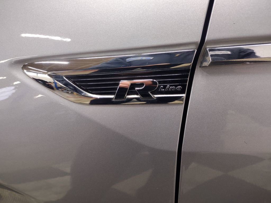 Used 2020 Volkswagen Tiguan SEL Premium R-Line image 6