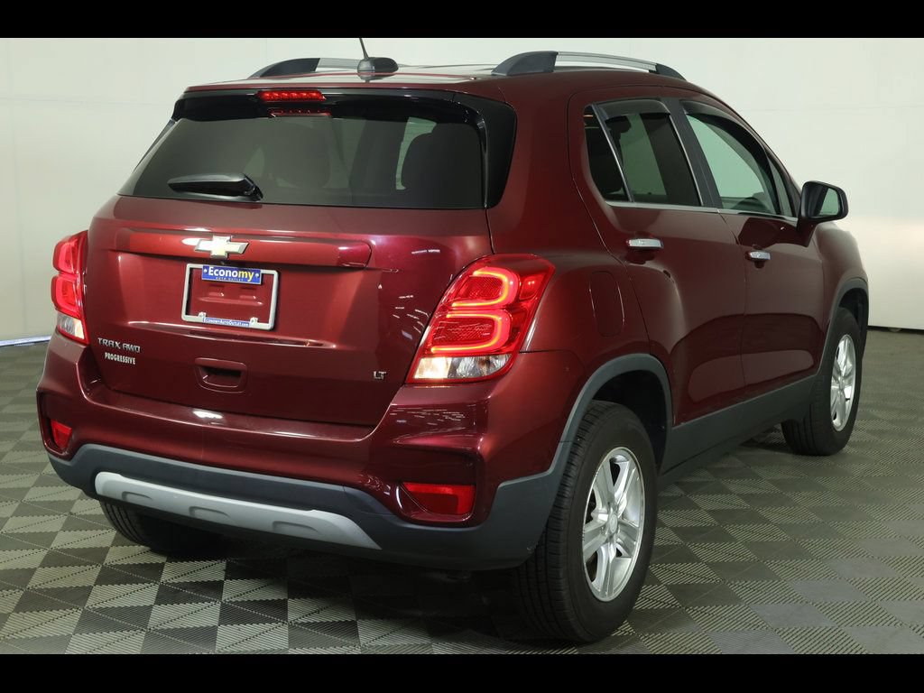 Used 2017 Chevrolet Trax LT w/ LT Convenience Package AWD/4WD image 14