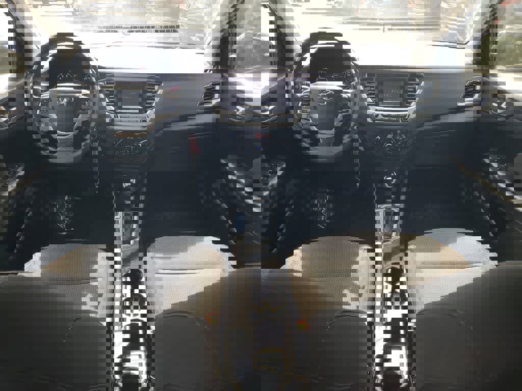 Used 2021 Hyundai Accent SE image 11