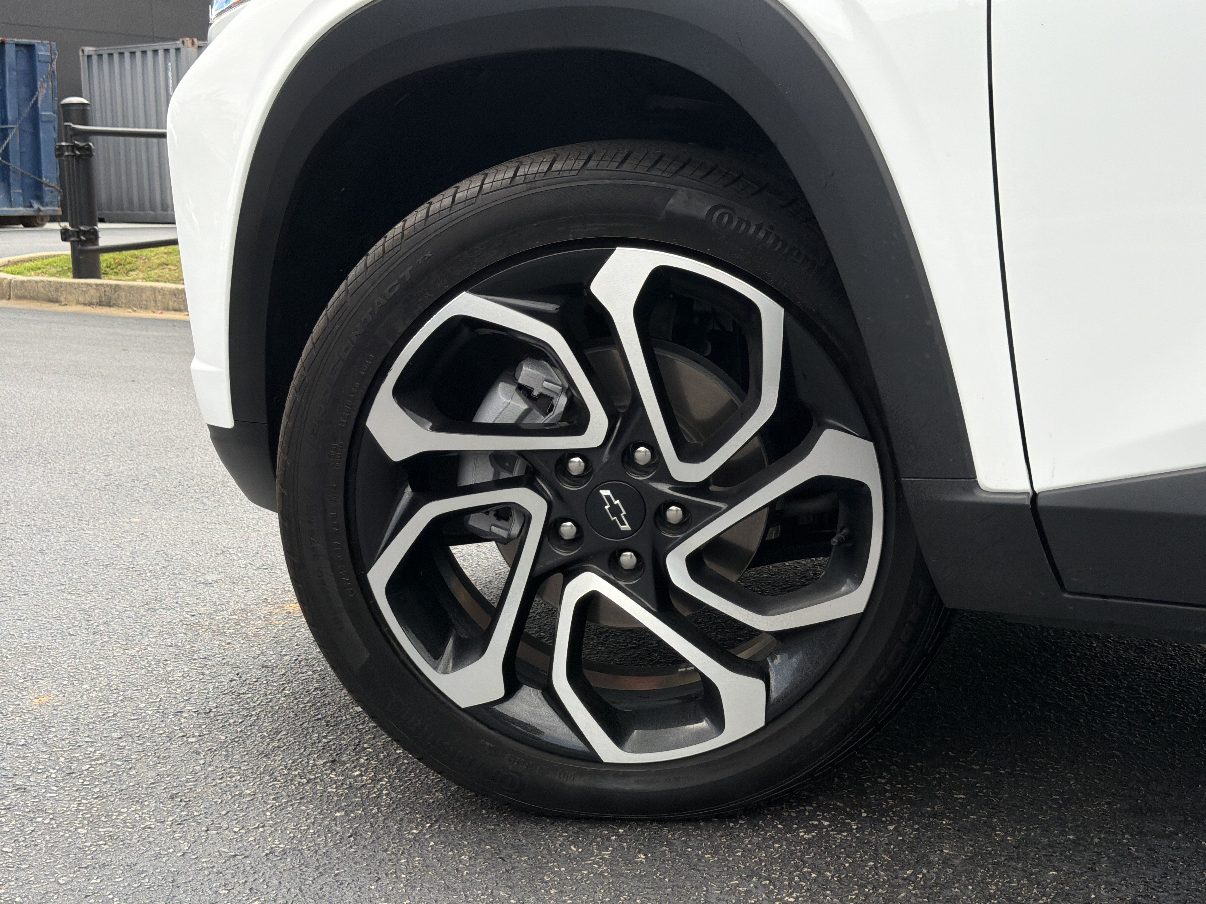 Used 2025 Chevrolet Trax RS w/ Driver Confidence Package FWD image 16