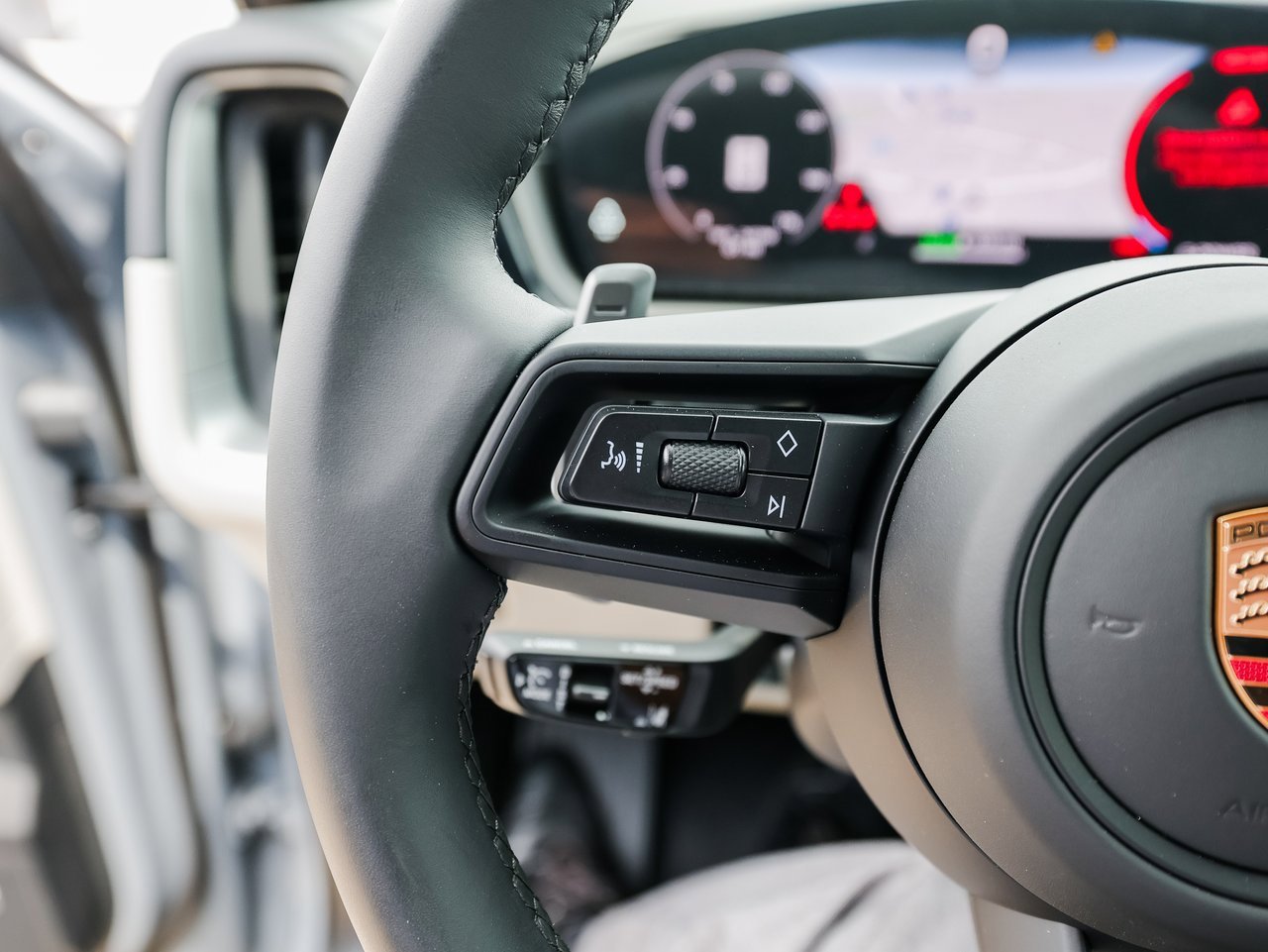 New 2025 Porsche Cayenne E-Hybrid Coupe image 17