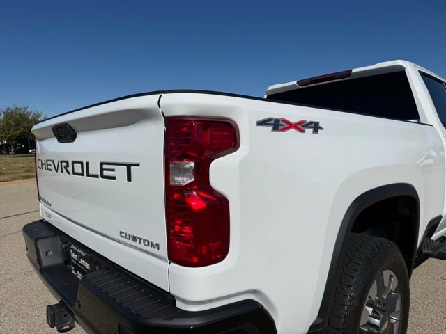 Used 2024 Chevrolet Silverado 2500 Custom w/ Custom Value Package image 16
