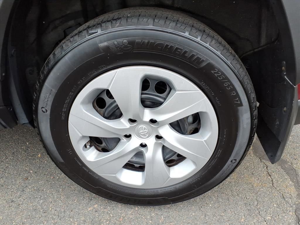 Certified 2023 Toyota RAV4 LE image 27