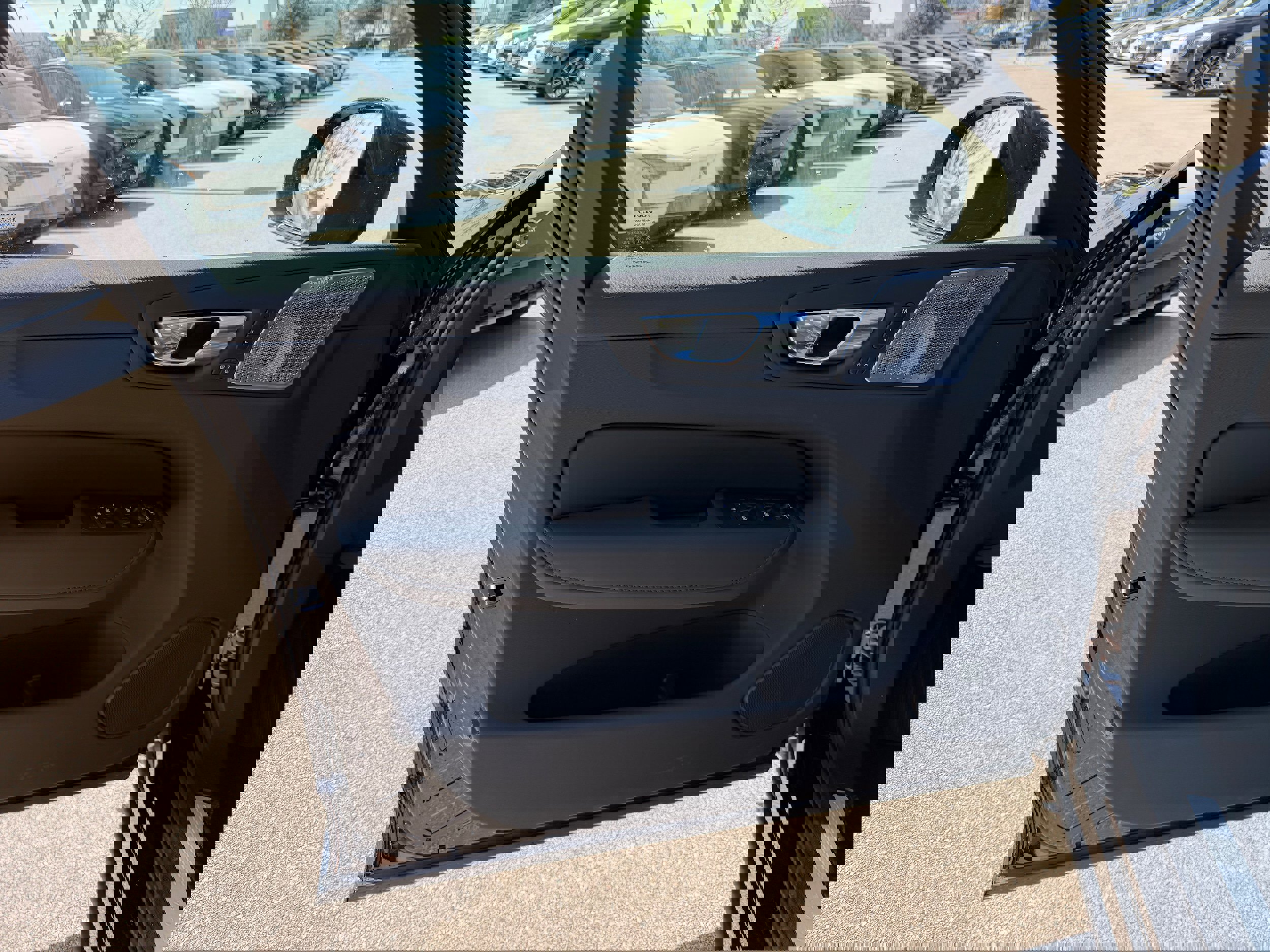 New 2026 Volvo XC60 B5 Ultra w/ Protection Package Premier image 18