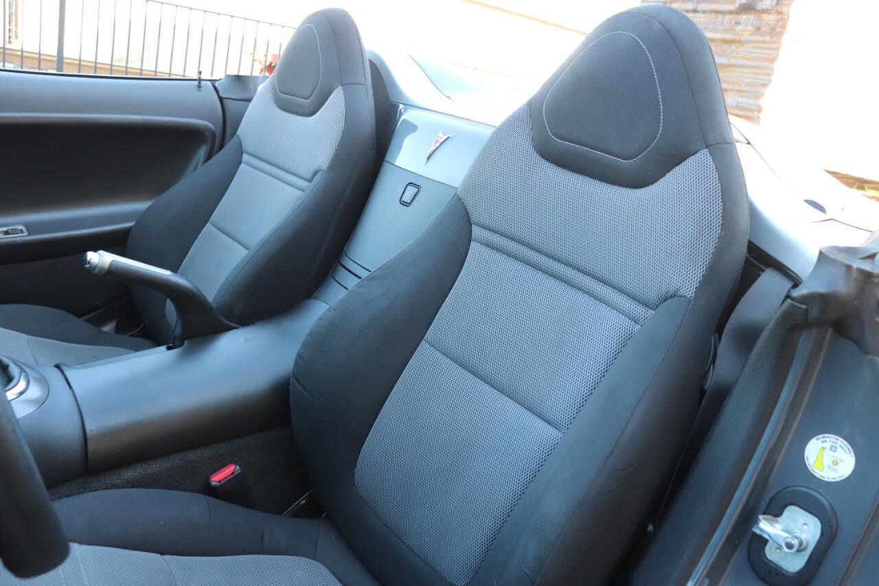Used 2008 Pontiac Solstice Convertible w/ Preferred Package image 22