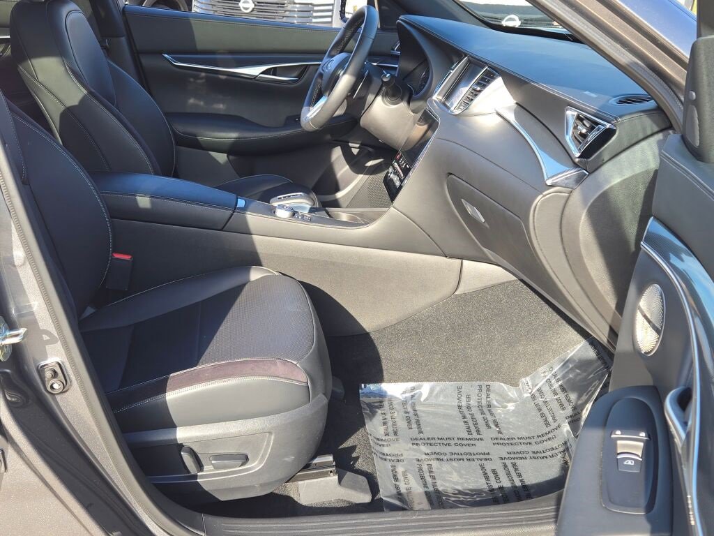 Used 2024 INFINITI QX50 Sport image 5