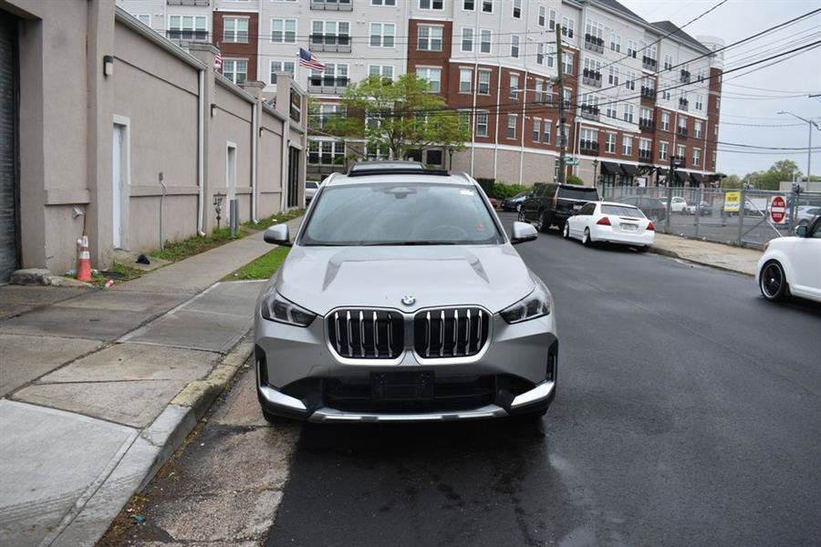 Used 2025 BMW X1 xDrive28i AWD/4WD image 2
