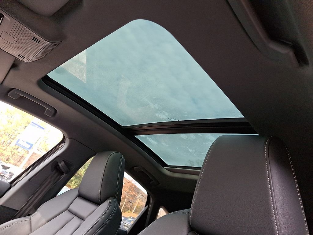 Used 2022 Audi Q4 e-tron Premium Plus w/ Premium Plus image 16