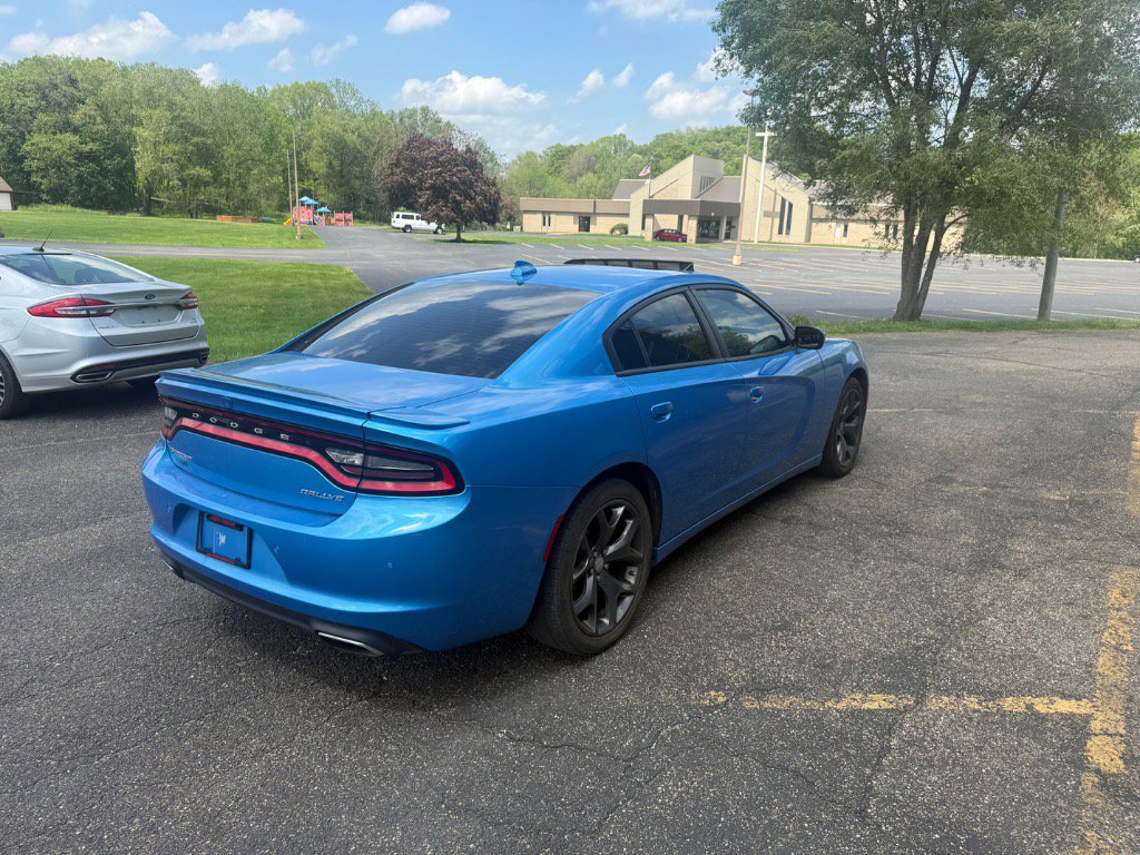 Used 2015 Dodge Charger SXT w/ Driver Confidence Group RWD image 5