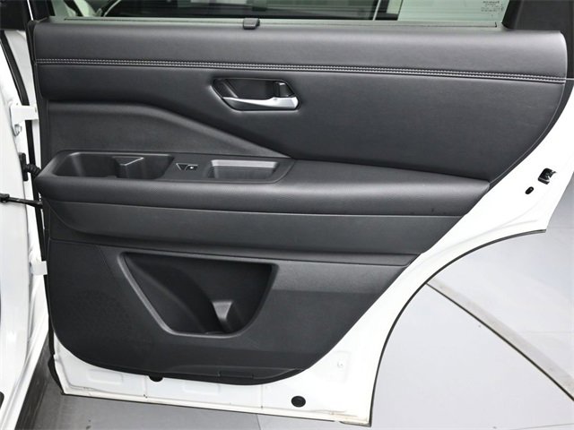 Used 2024 Nissan Pathfinder Platinum w/ Cargo Package image 22