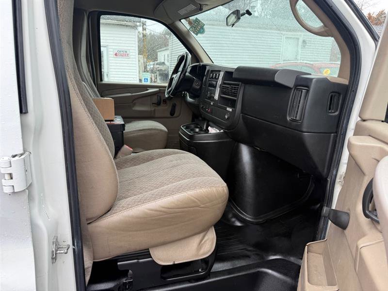 Used 2011 Chevrolet Express 2500 image 13