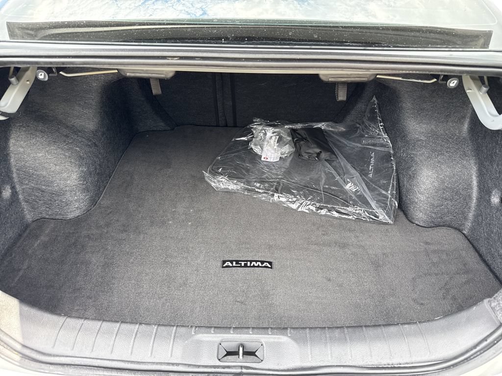 Used 2024 Nissan Altima 2.5 S FWD image 18