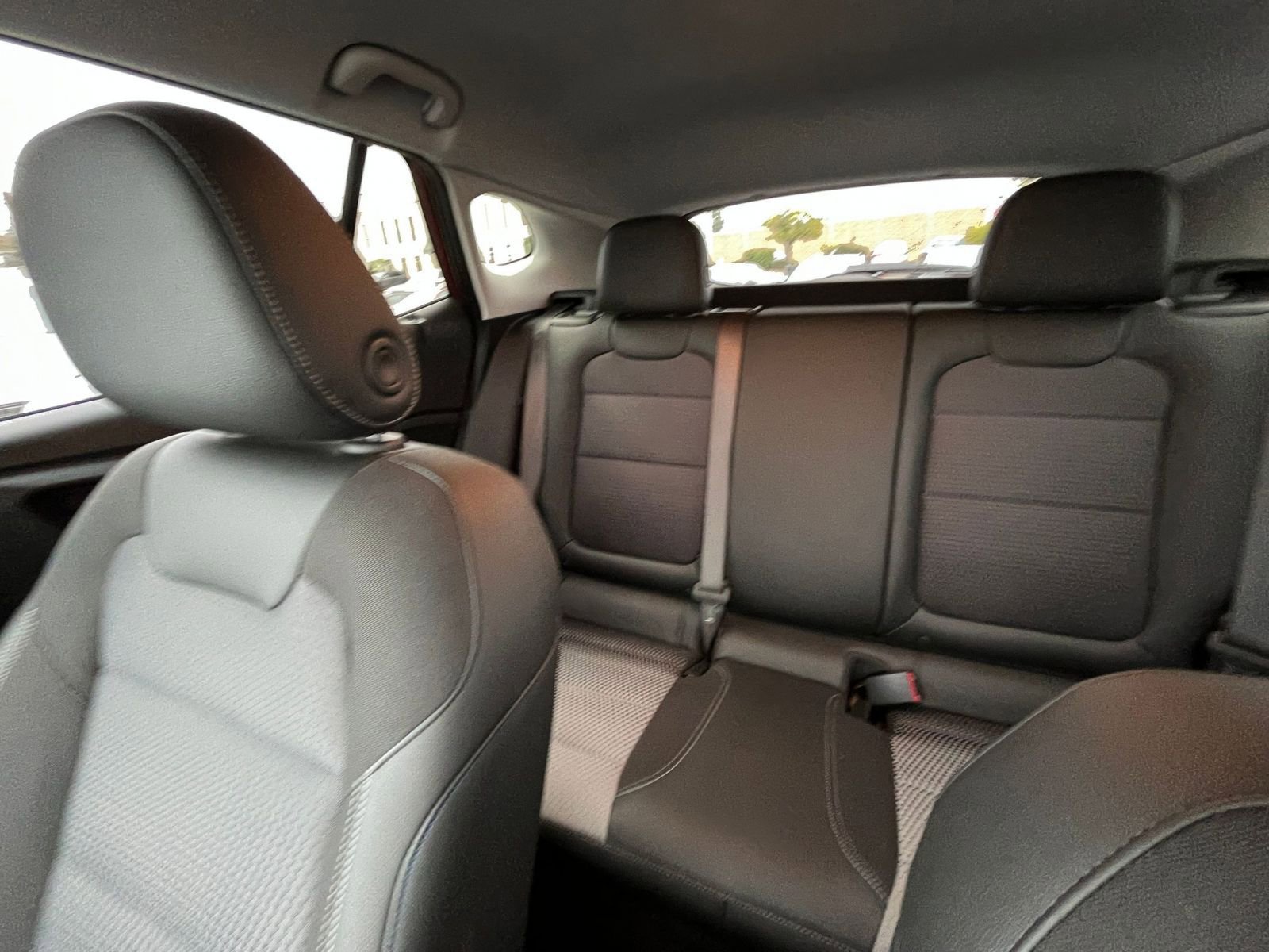 Used 2025 Chevrolet Trax LT w/ LT Convenience Package image 33