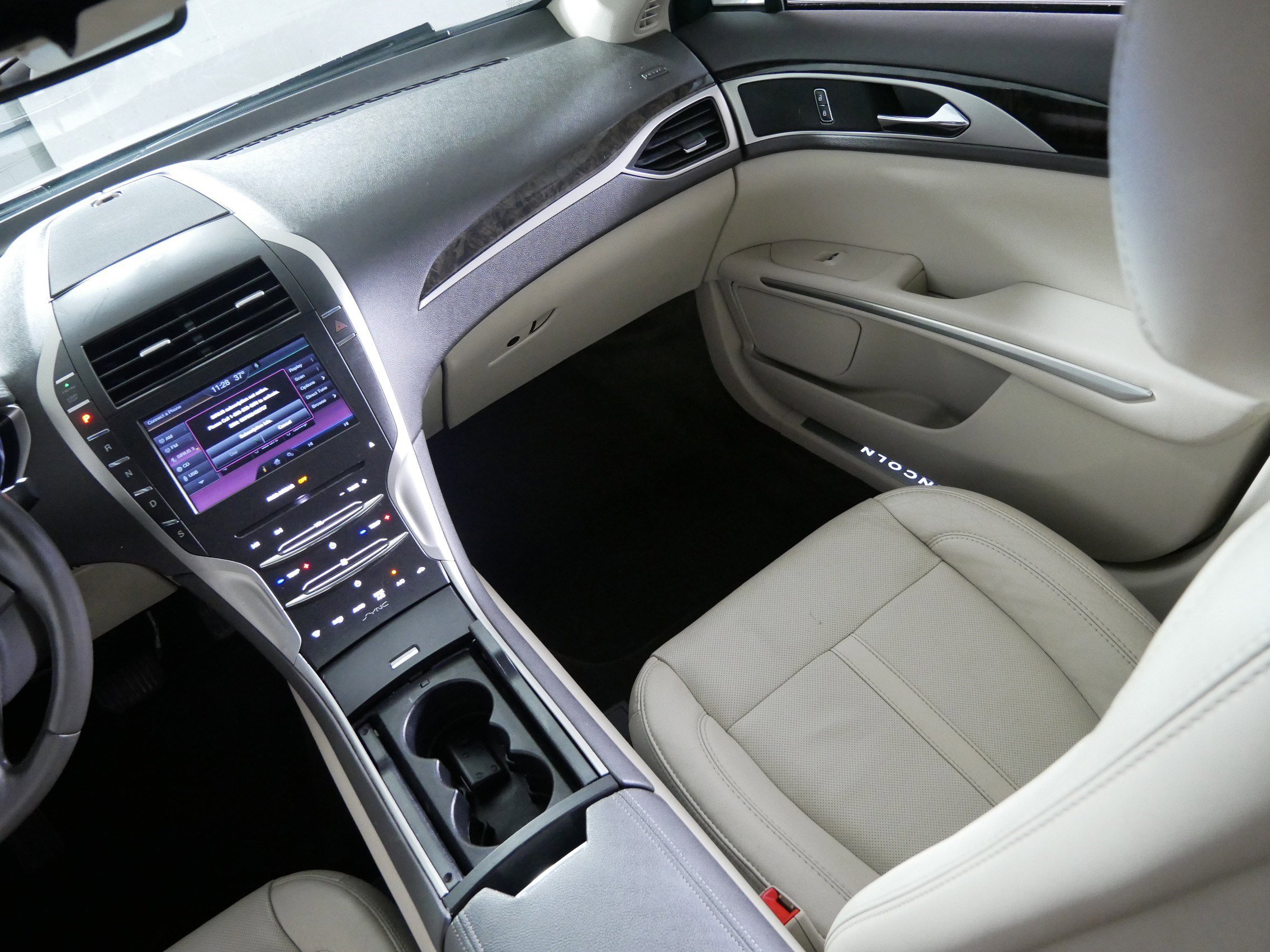 Used 2016 Lincoln MKZ w/ Equipment Group 300A Reserve image 11