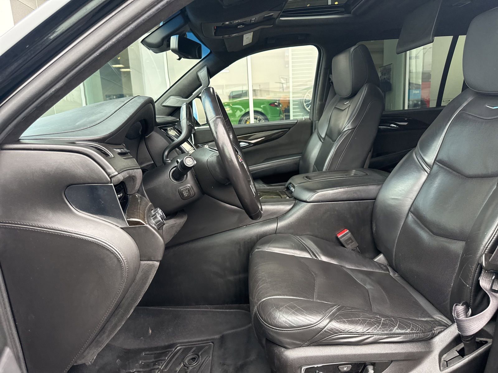 Used 2017 Cadillac Escalade ESV Platinum image 24